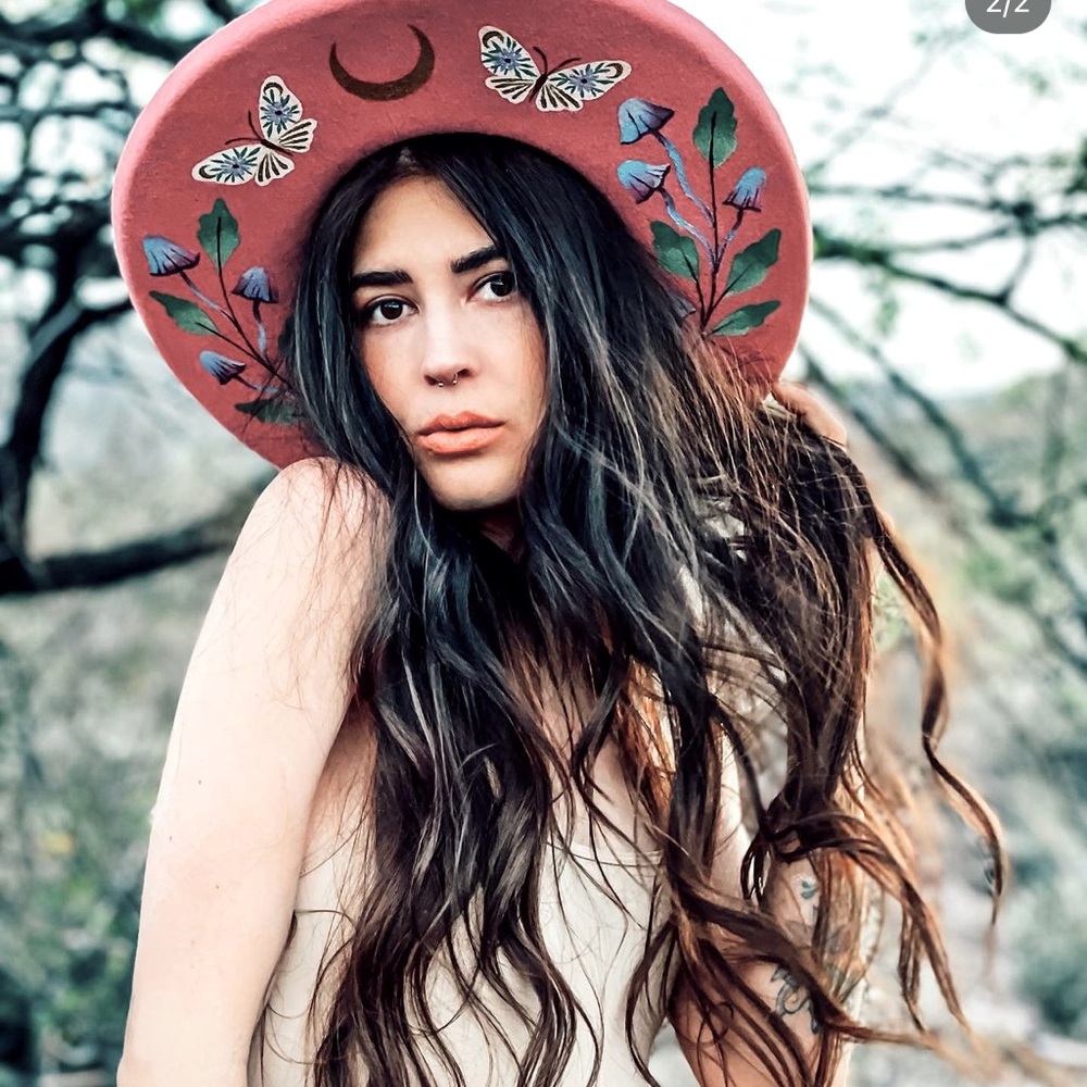 Luna Bloom hat NWT